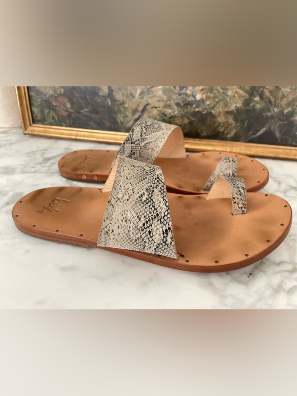 Beek Finch Toe Ring Sandals Womens Size 11 Snake Skin Print leather - Picture 4 of 7